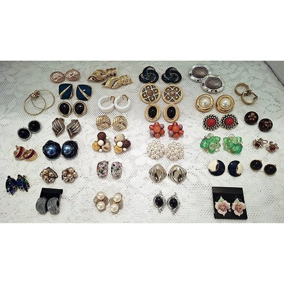 A LOT OF 34 PAIR VINTAGE EARRINGS SIGNED CHRIS DOIR  MONET ++ - Picture 1 of 16